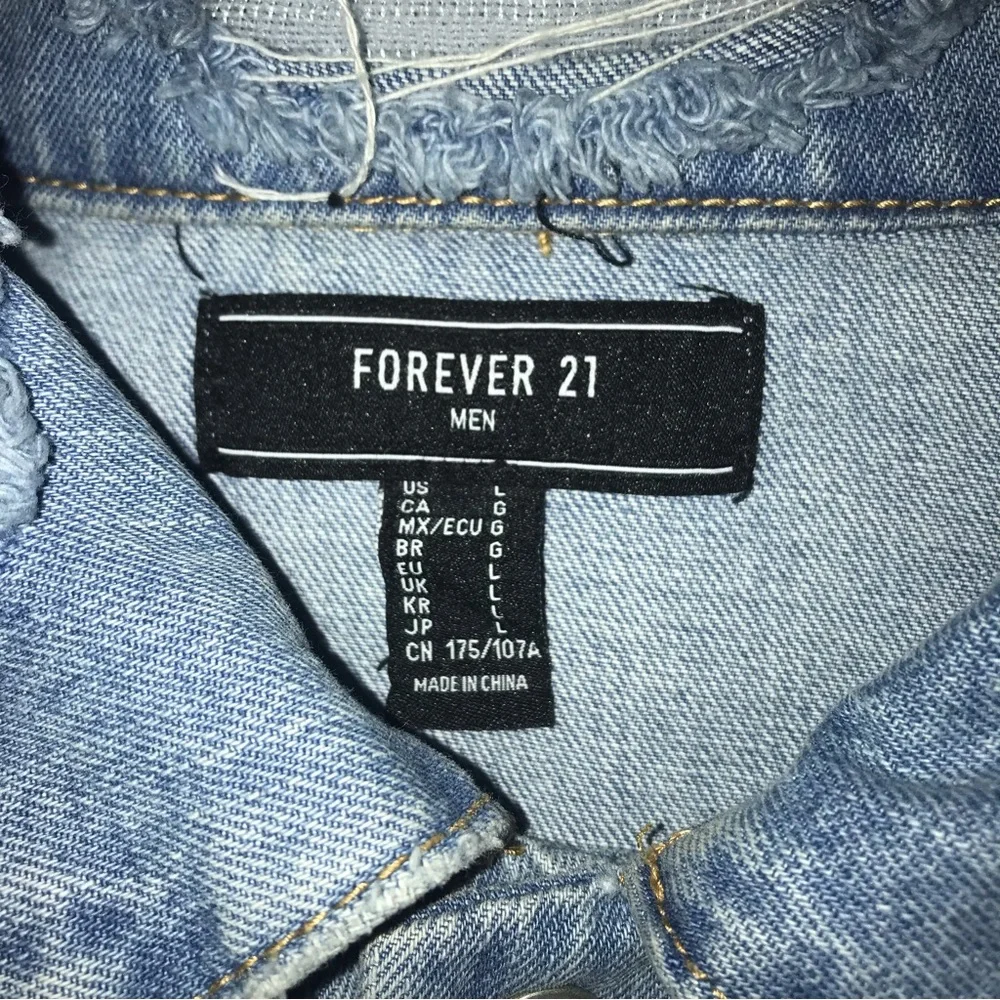 Forever 21 Distressed & Ripped Denim Jacket - Picture 6 of 6